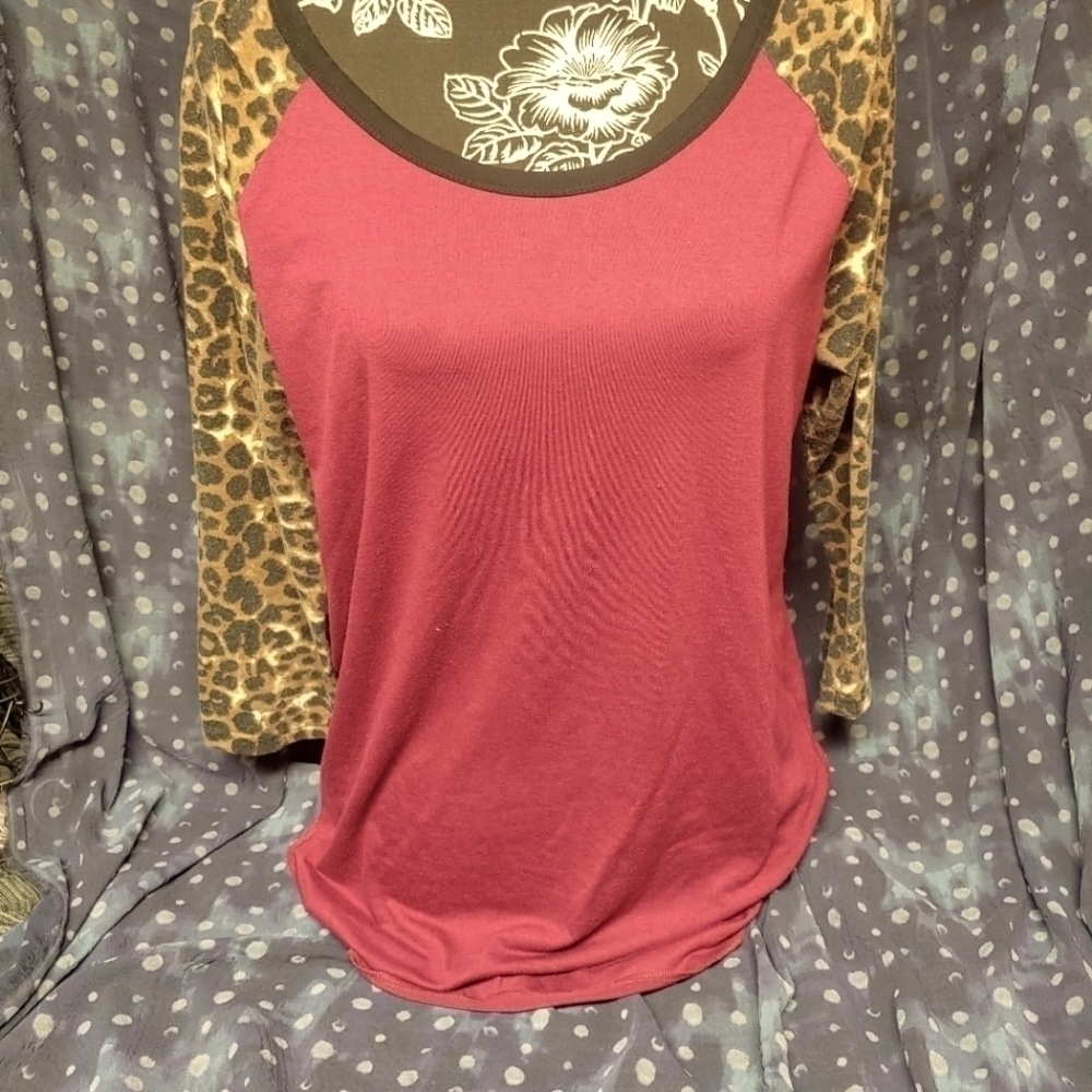 Rue21 Red Leopard Raglan Large